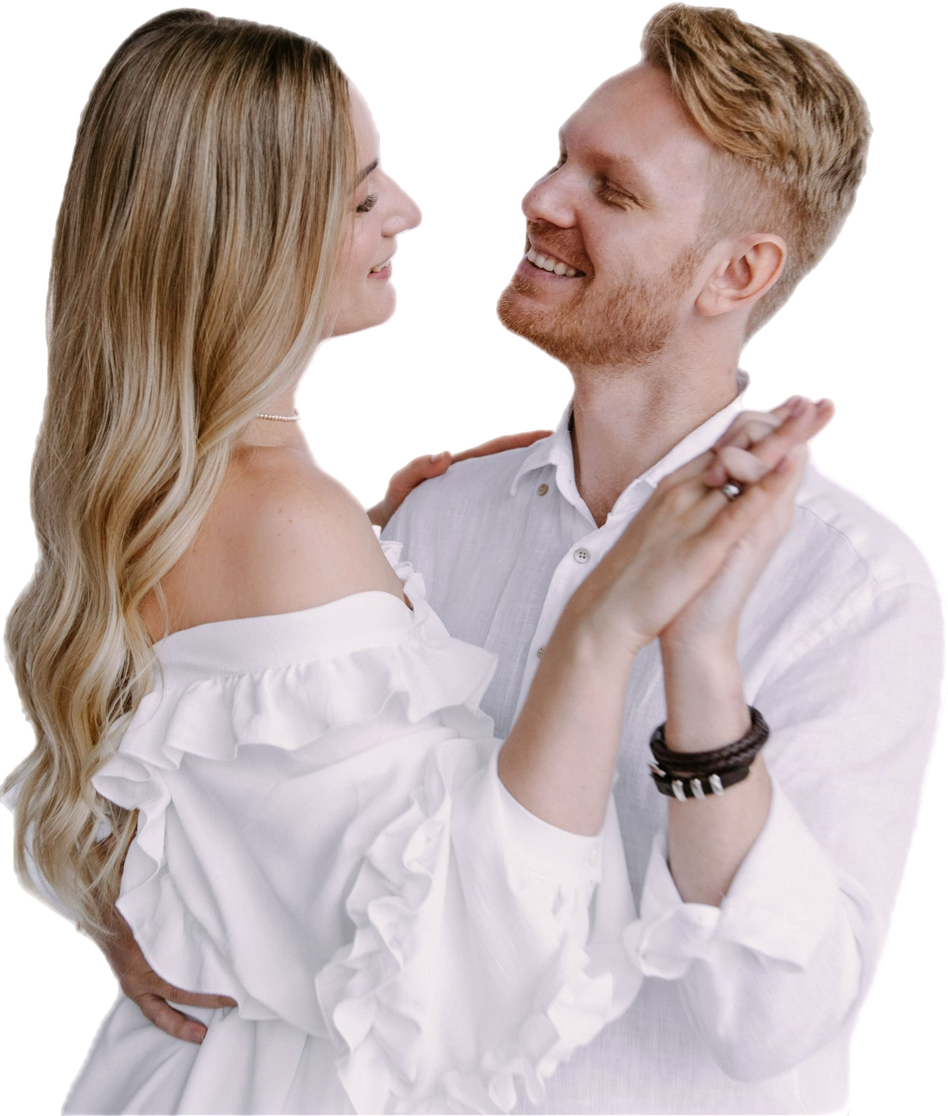 Пара в объятиях